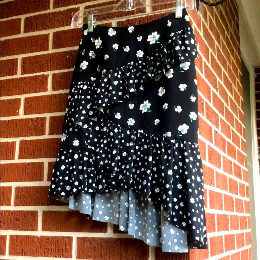 💚H&M asymmetrical ADORABLE ruffle flower skirt